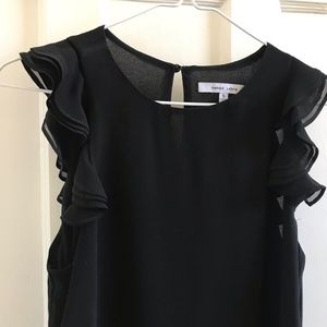 Flutter sleeve blouse